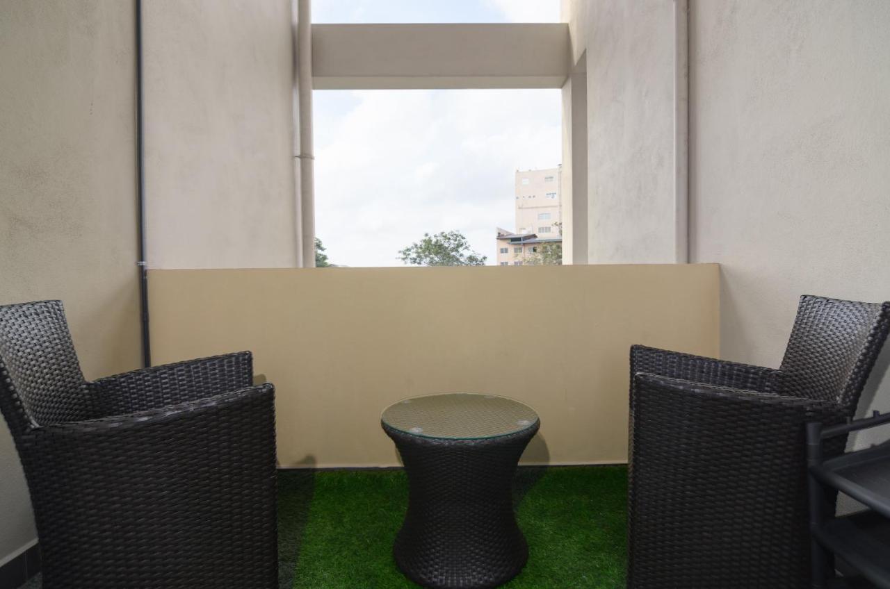 The Luxury Nest Apartment Махарагама Екстериор снимка