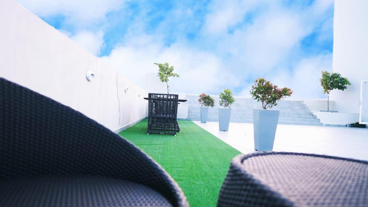 The Luxury Nest Apartment Махарагама Екстериор снимка